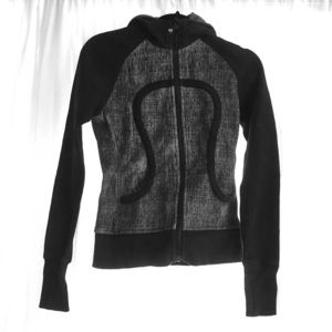 Lululemon black and gray hooded sweatshirt